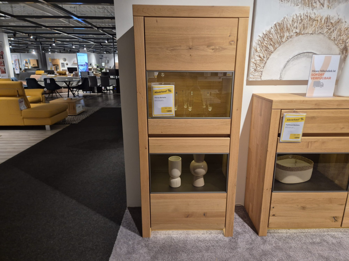 Vitrine links "Barletta 3000"