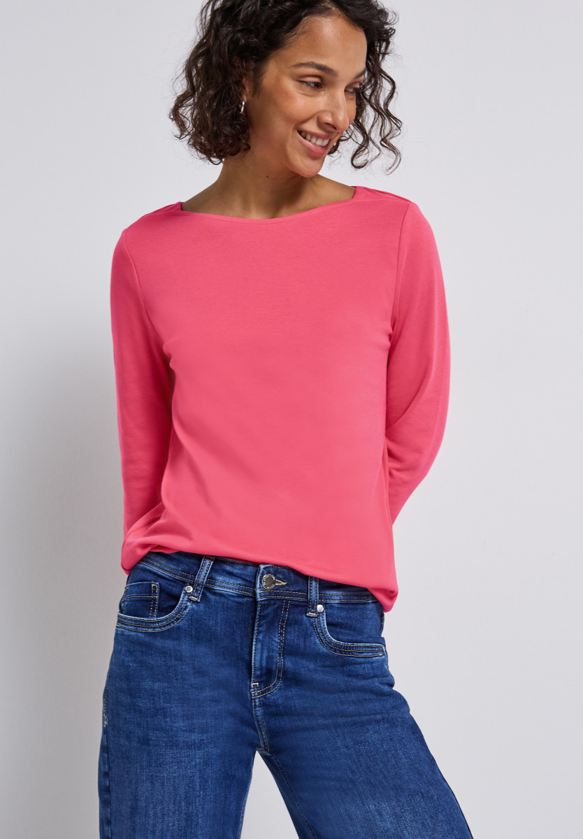 Shirt mit U-Boot-Ausschnitt