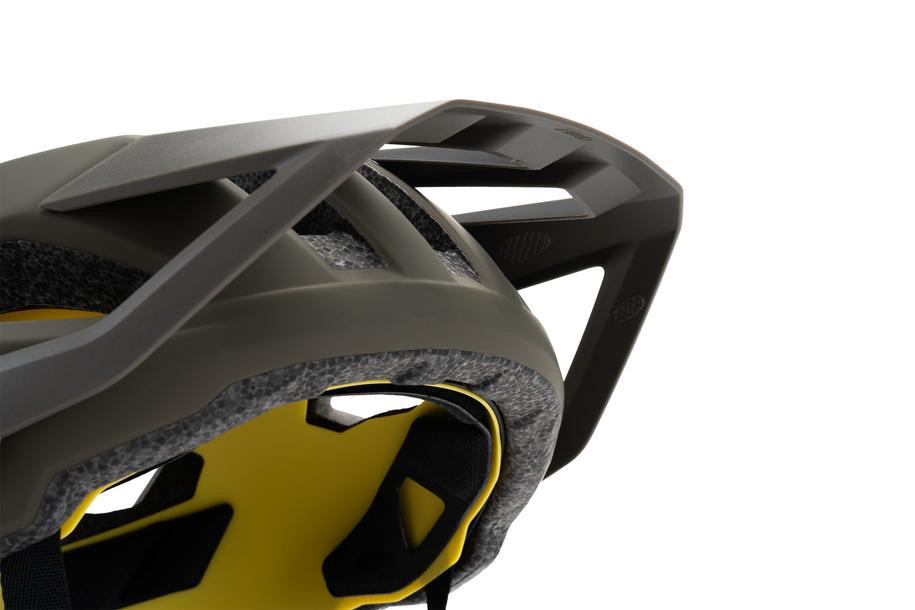 Helm "Stray"