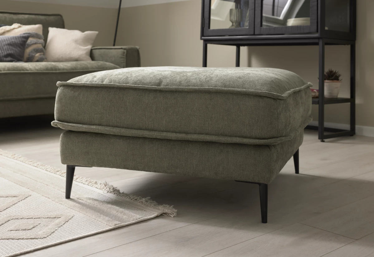 No. 4102 - Hocker