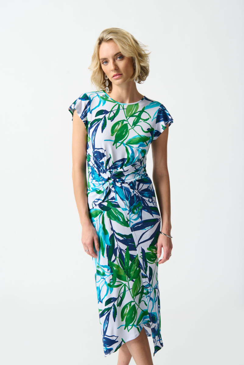 Kleid mit tropischem Muster
