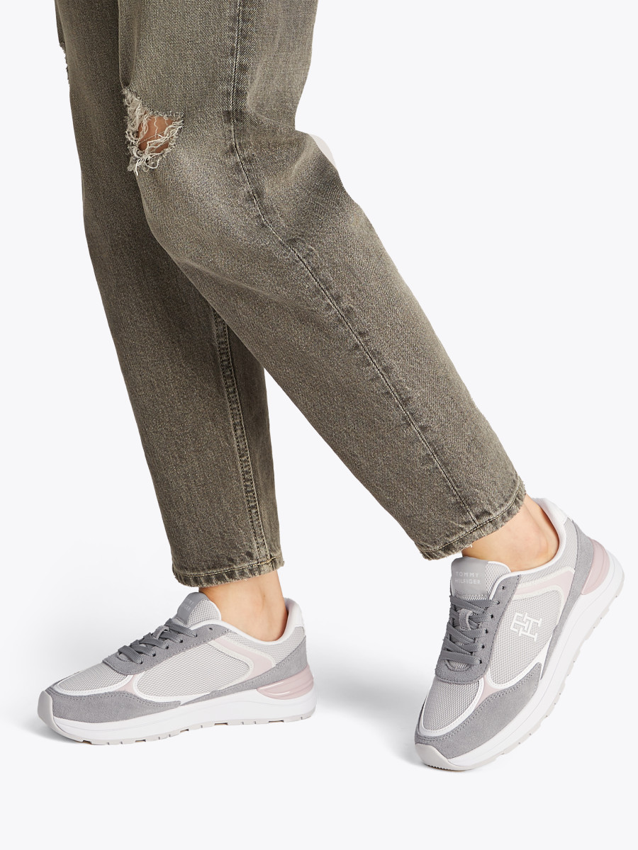 Sneaker