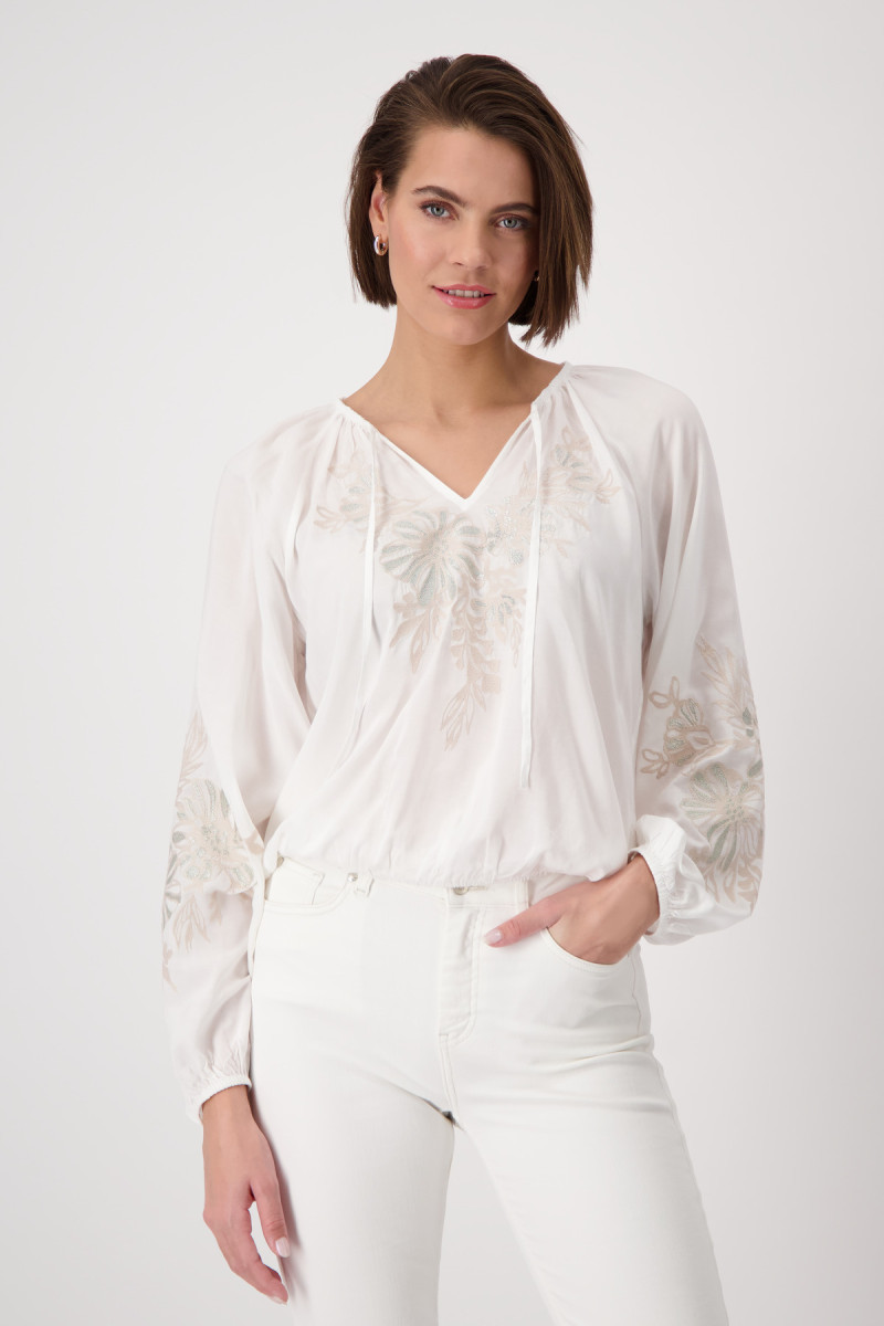 Bluse mit Stickerei