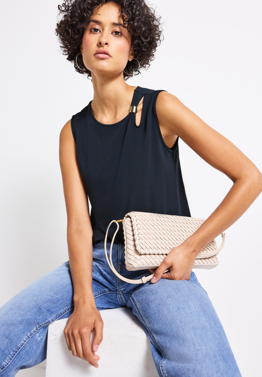Top mit Cut-Out