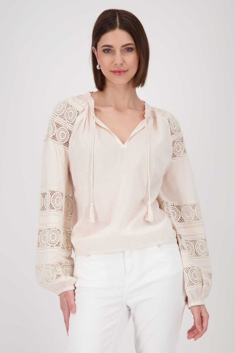 Bluse mit Spitzeneinsatz