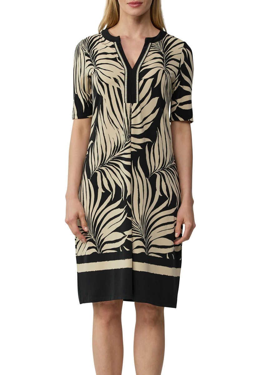 Kleid mit Zierborte