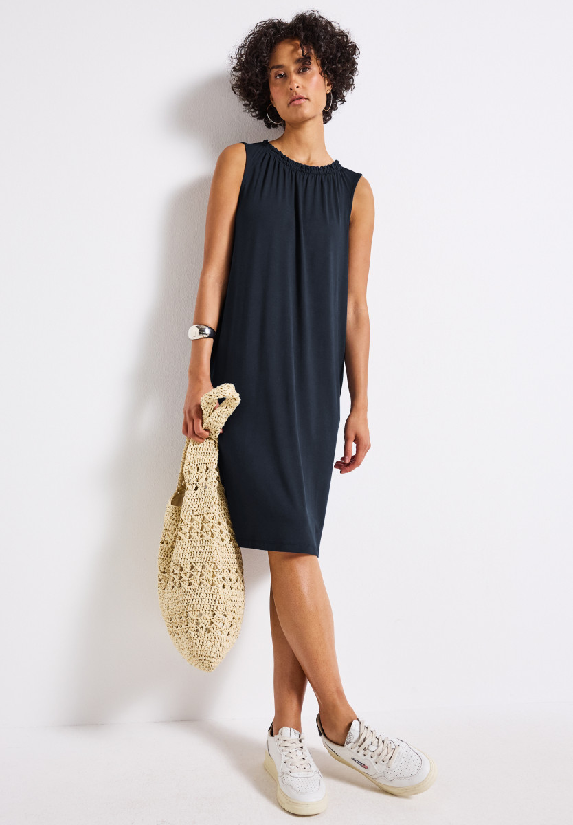 Ärmelloses Kleid