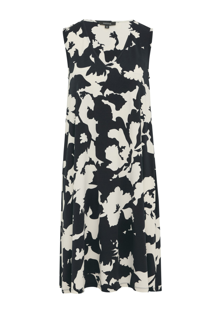 Ausgestelltes Minikleid