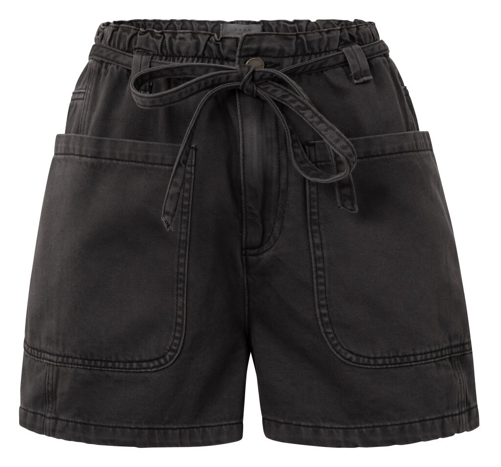 Stückgefärbte Shorts