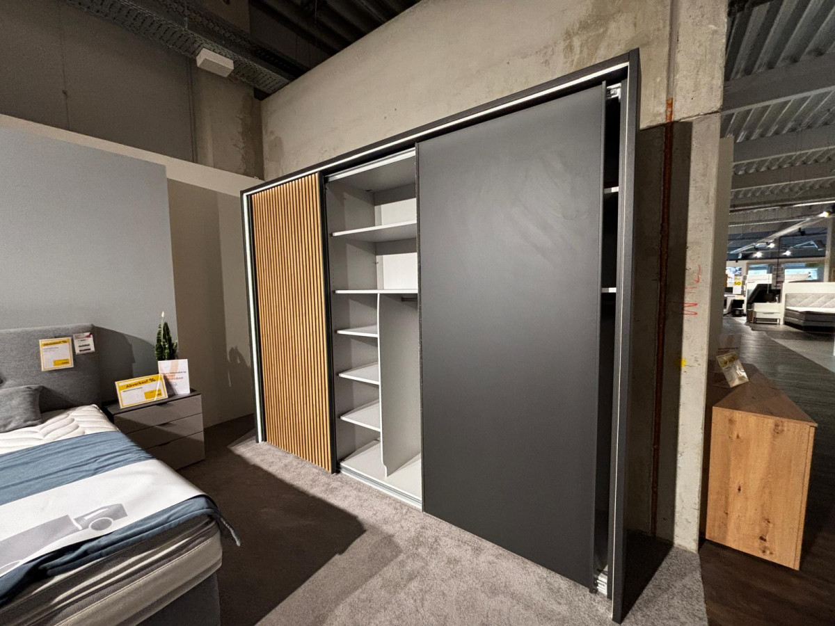 Schwebetürenschrank "Delos"