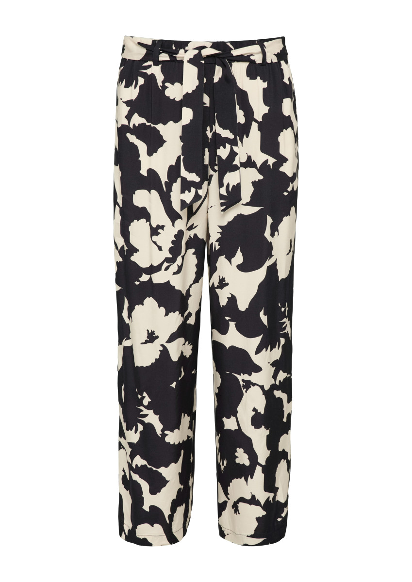 Relaxed Fit mit weitem Bein