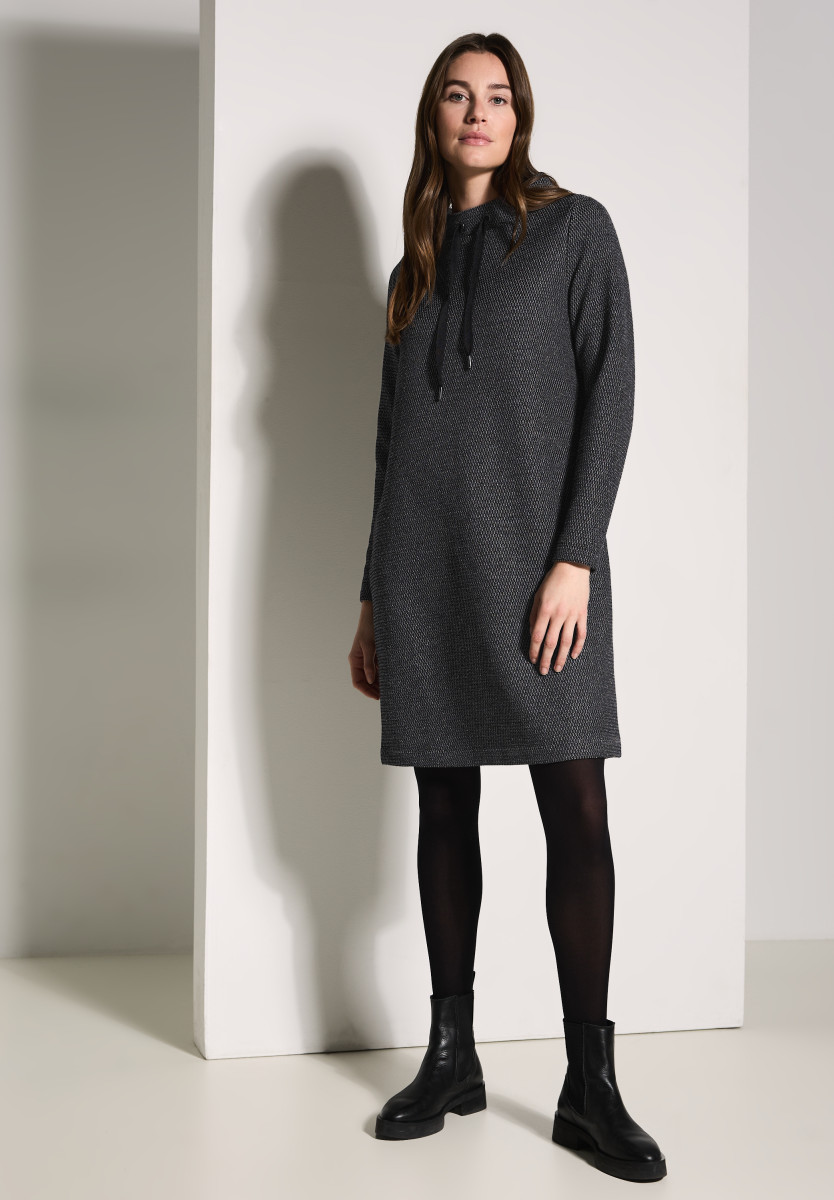 Bouclé-Kleid