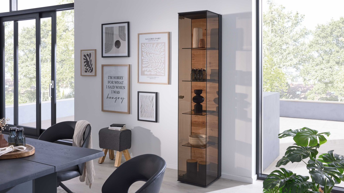 Serie 2026 - Vitrine rechts