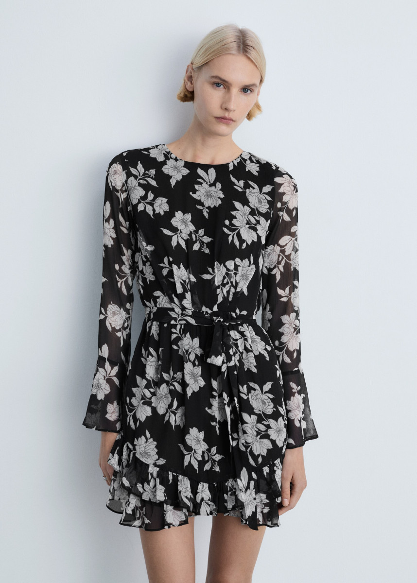 Kleid mit Rüschen