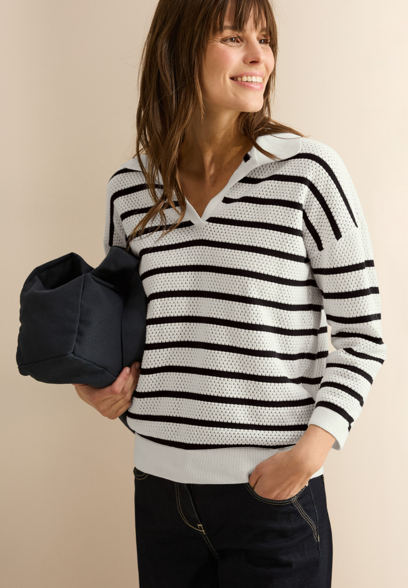Gestreifter Feinstrickpullover